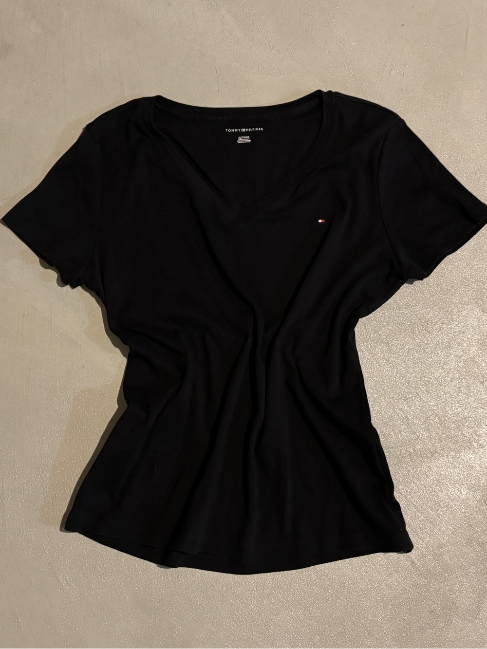 Tommy Hilfiger Women's Black V-Neck Short Sleeve Tee